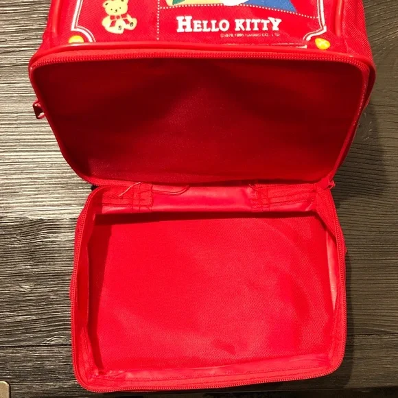 Hello Kitty Red Lunch Tote - Picture 9 of 13